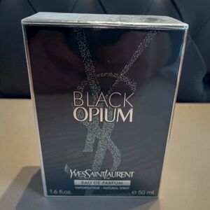 New. Yves Saint Laurent Black
Opium EDP Eau De Parfum